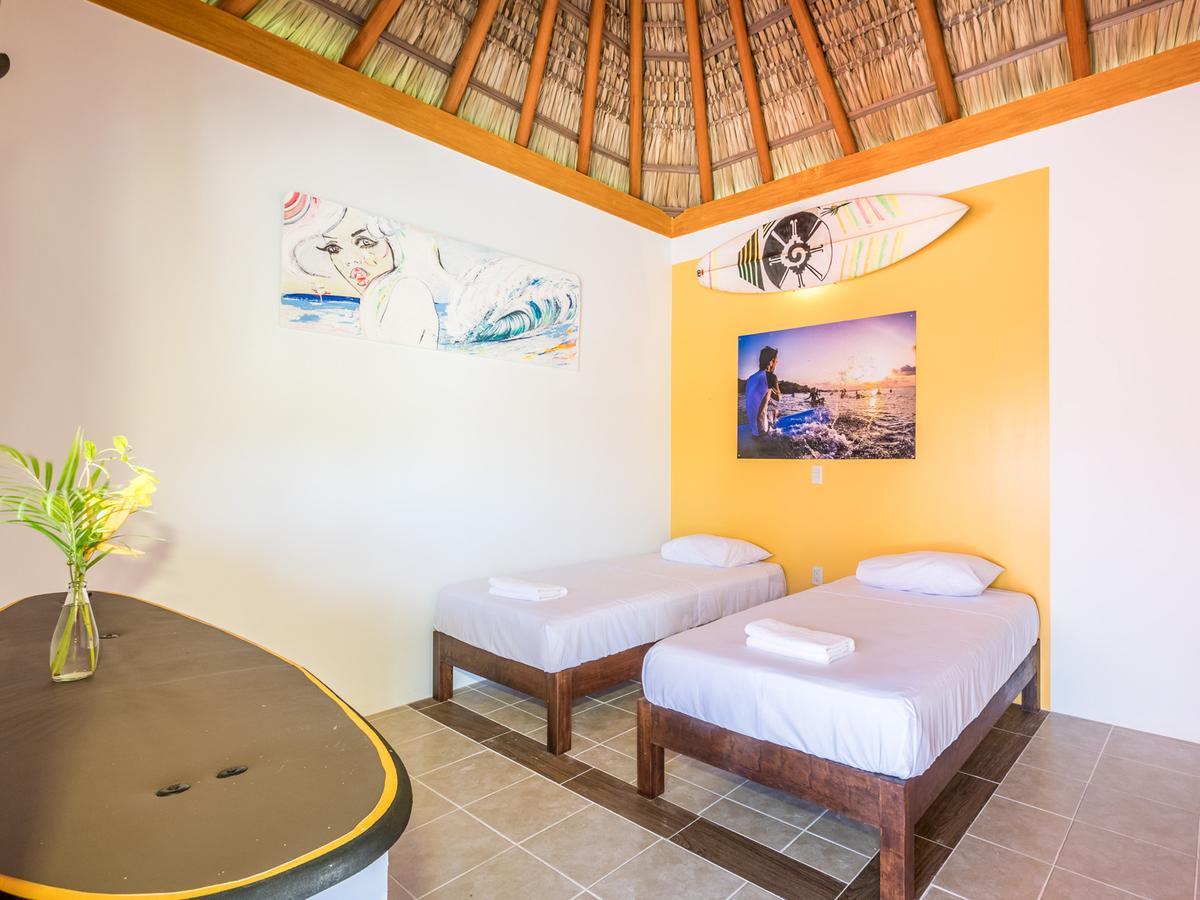 Experiencia Surf Camp Hostel Brisas de Zicatela Екстериор снимка