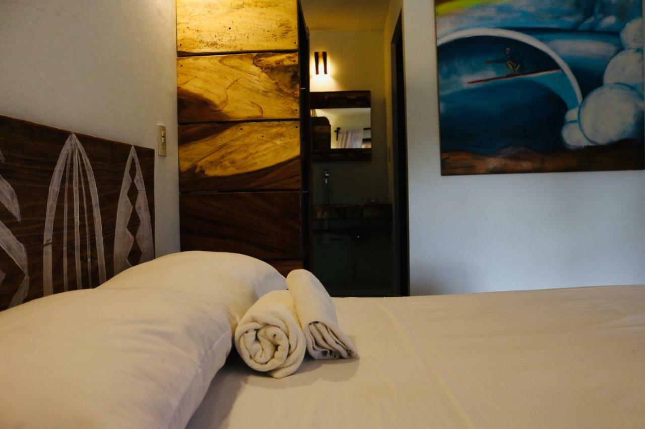 Experiencia Surf Camp Hostel Brisas de Zicatela Екстериор снимка