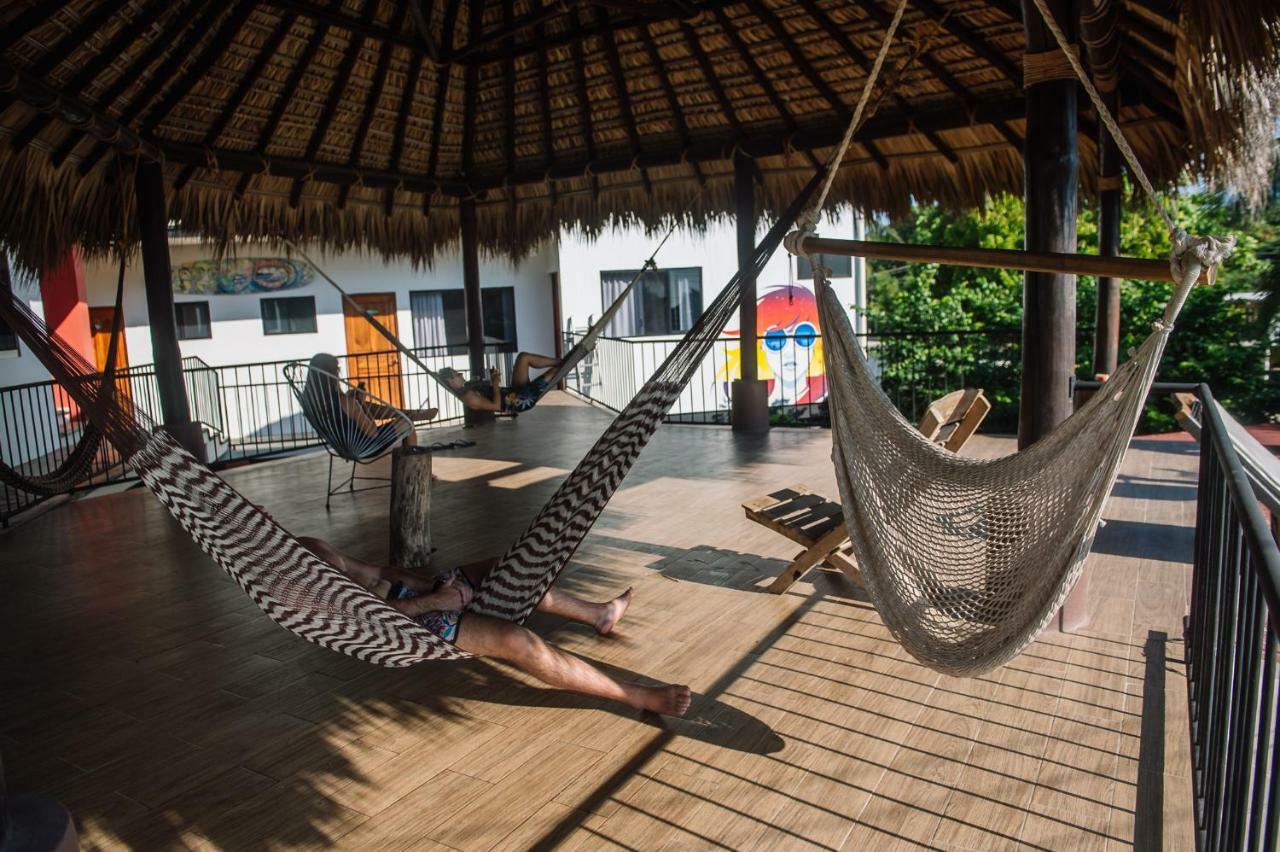 Experiencia Surf Camp Hostel Brisas de Zicatela Екстериор снимка