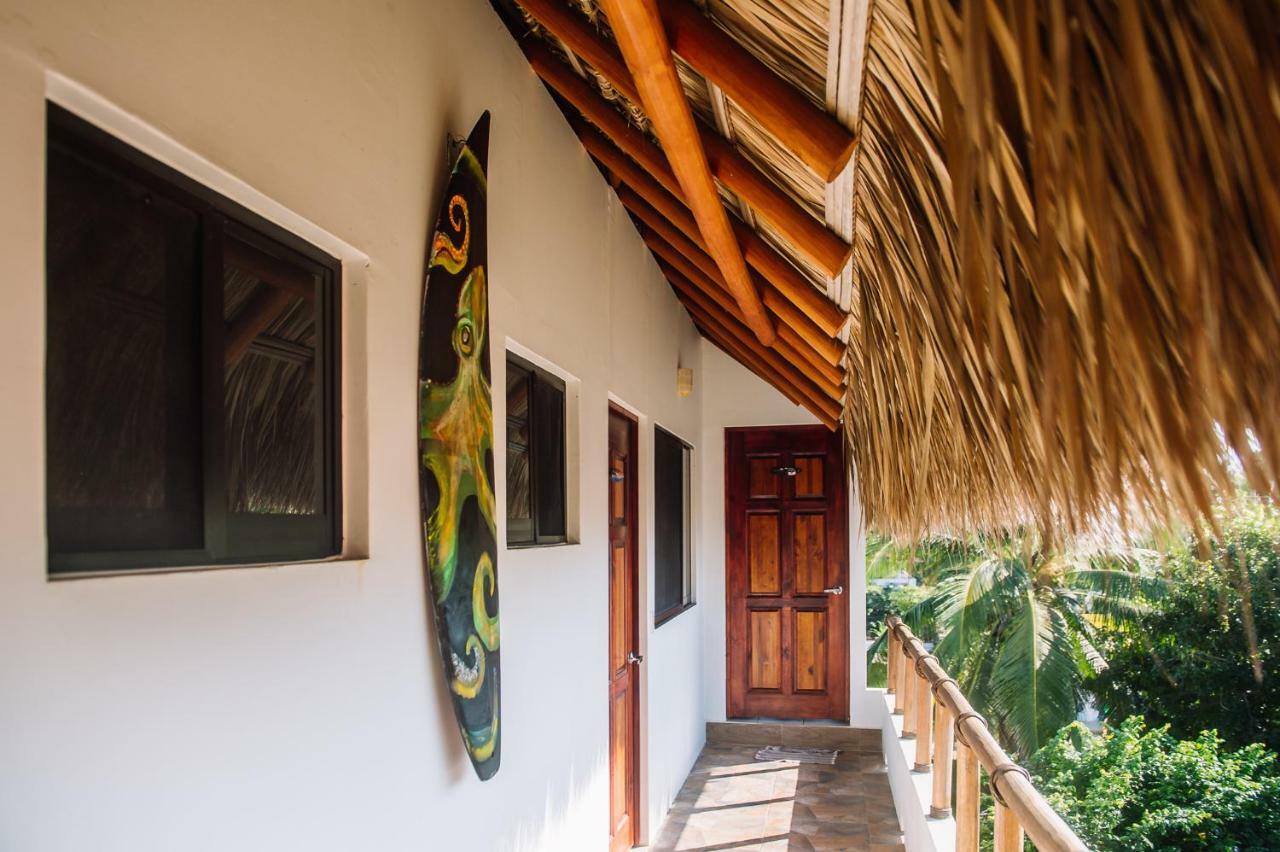 Experiencia Surf Camp Hostel Brisas de Zicatela Екстериор снимка