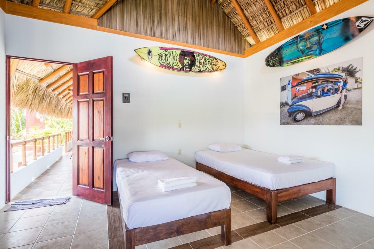 Experiencia Surf Camp Hostel Brisas de Zicatela Екстериор снимка